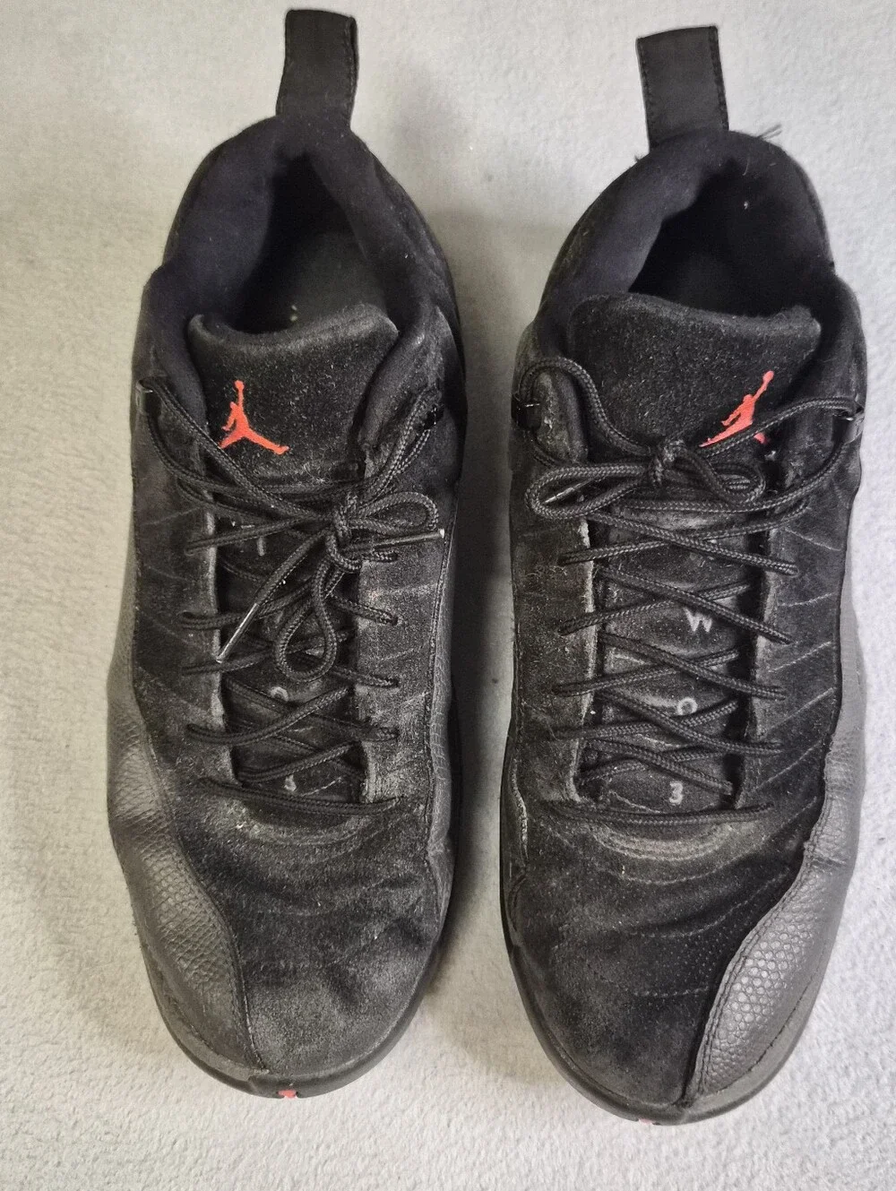 Jordan 23's black trainers, with red detailsSize US 11.5 #sneakers #basketball